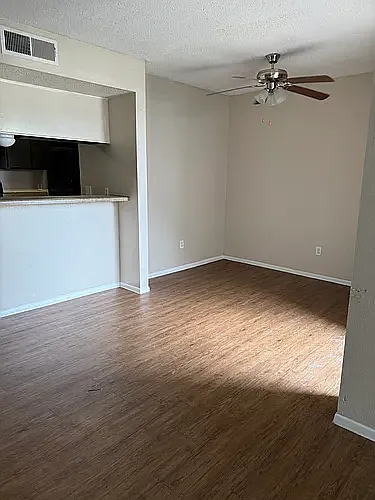 The Shores Apartments — Photo 9