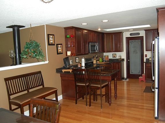 5th image of 9103 158th St E