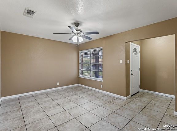 5th image of 1810 Hunter Blvd