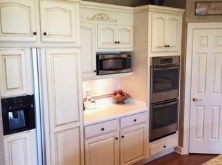 10004 Palmer Dr, Crystal Lake, IL 60014