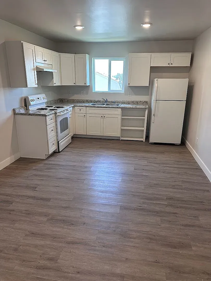 218 Doolittle Dr — Photo 4