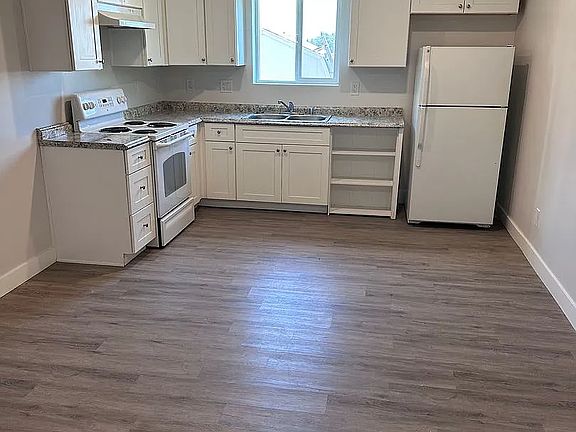 4th image of 218 Doolittle Dr #1