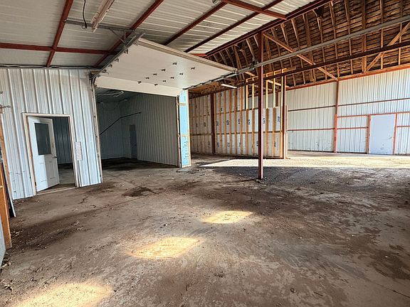 4th image of 4349 Canary Rd