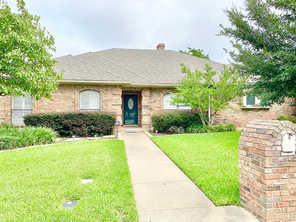 1st image of 2403 Wimbledon Dr