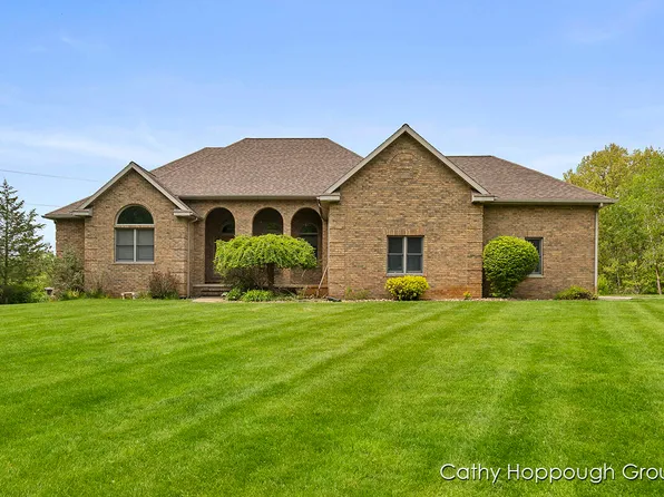 741 Kellogg Rd, Ionia, MI 48846
