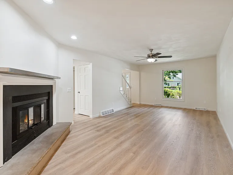 2410 Wealdstone Rd — Photo 41