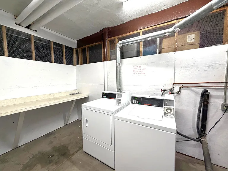 60-29 Catalpa Ave #B5 — Photo 17