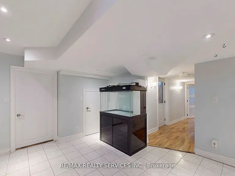 3822 McDowell Dr — Photo 4