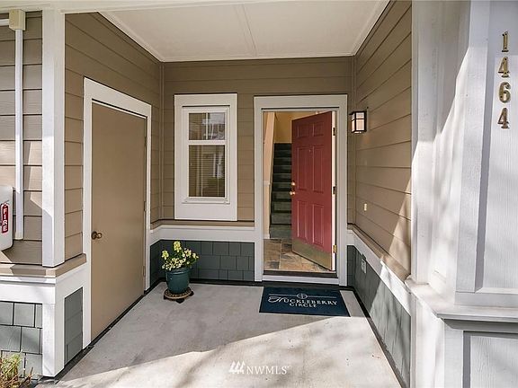3rd image of 1464 Huckleberry Cir