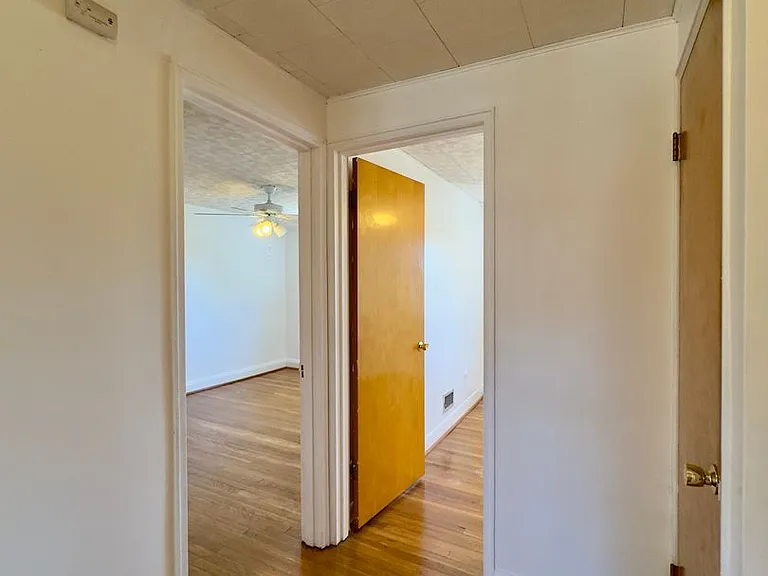 5781 Edgepark Rd — Photo 8