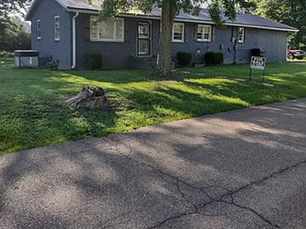 228 S McDonald St, Puryear, TN 38251