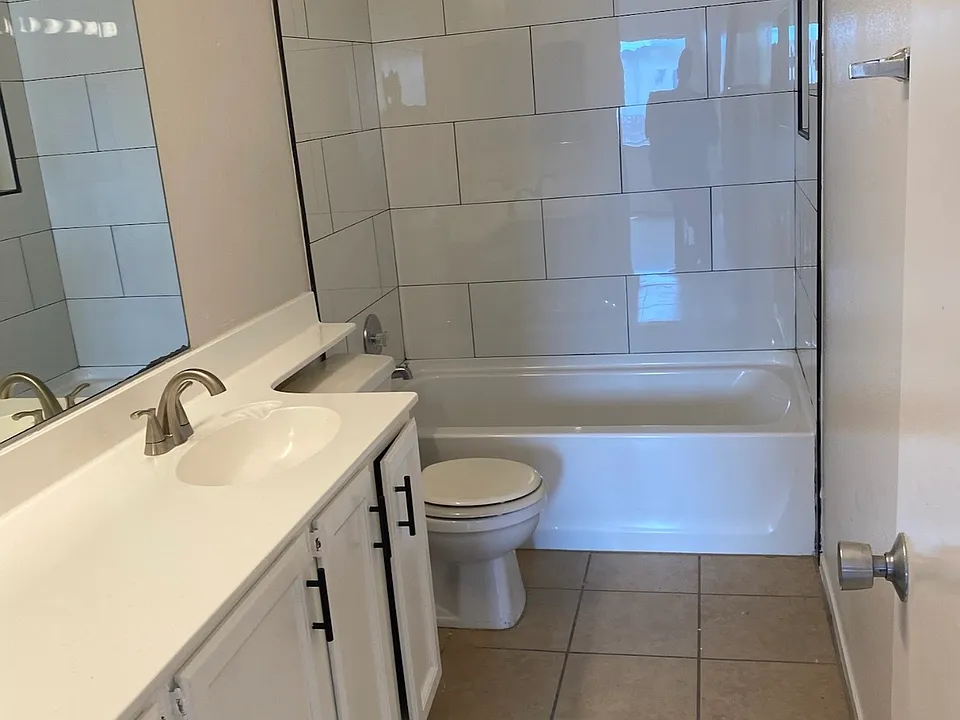 2295 Sierra Sunrise St
