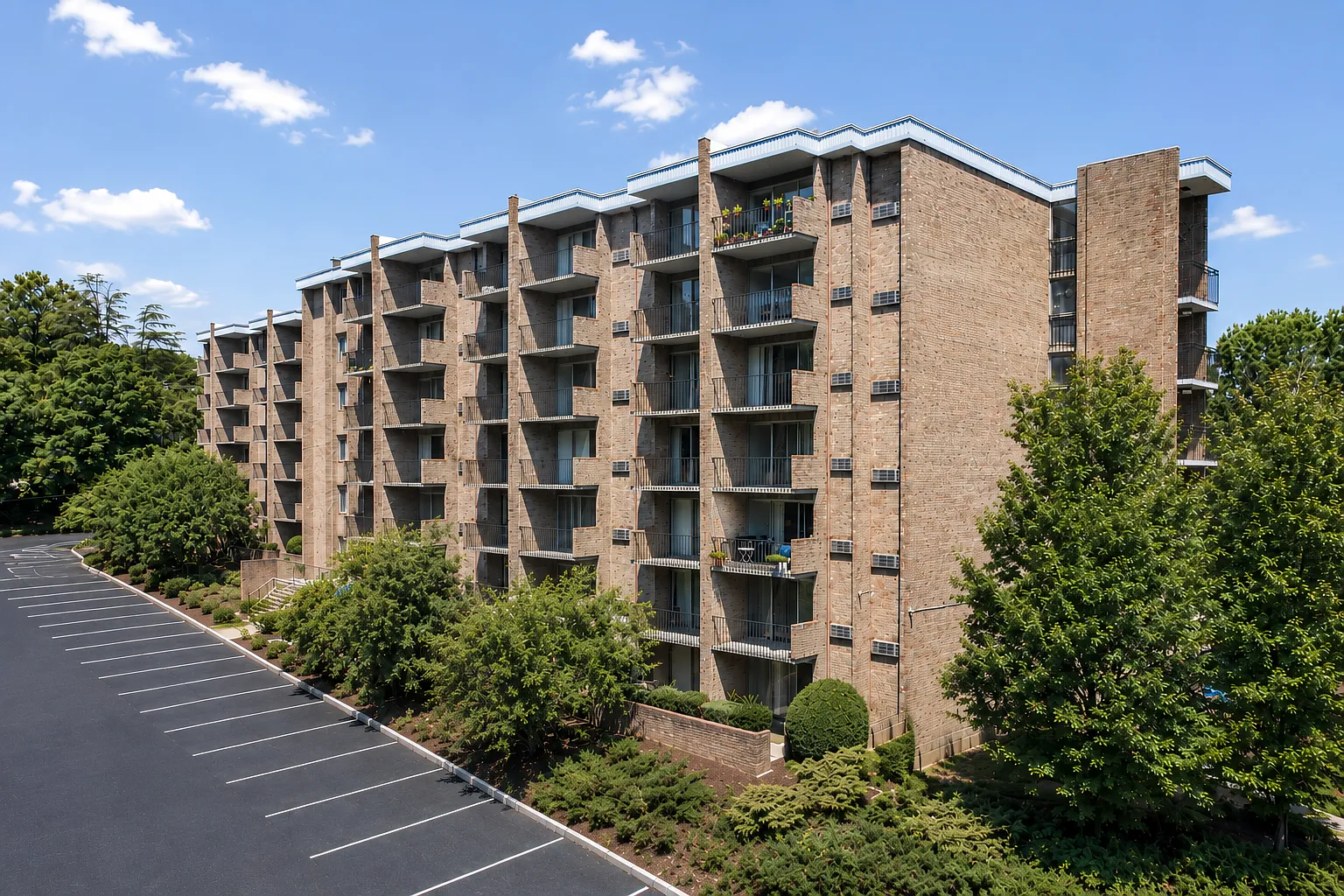 University Apartments Chapel Hill — Photo 1