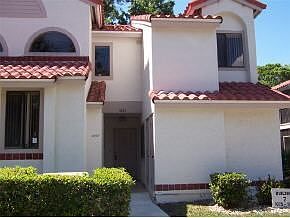 1st image of 1085 Country Club Dr