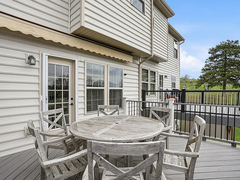 404 Aprilmae Way — Photo 20