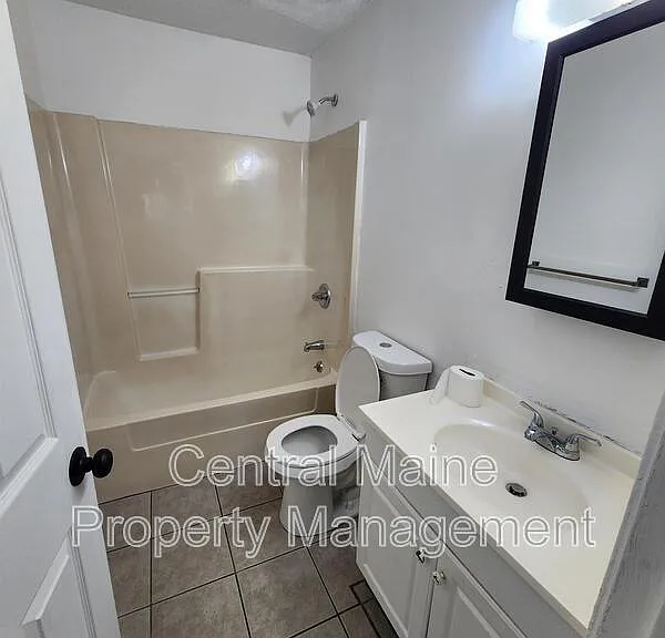 37 Northern Avenue Hts #15 — Photo 12