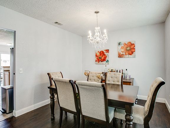 5th image of 1008 Brae Loch Dr