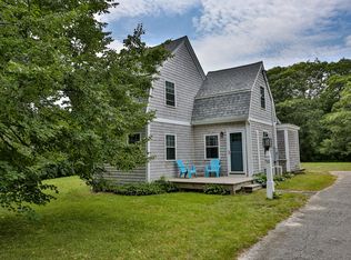 33 Grove St, Cotuit, MA 02635