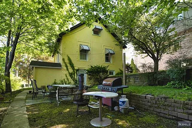 3 bed, 1166 sqft, $3,500 — Photo 3