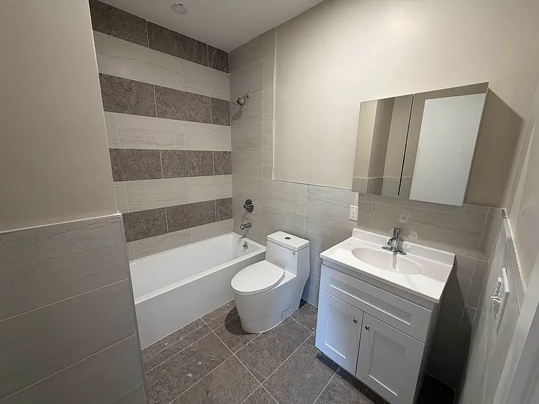 5843 Kings Hwy #2B — Photo 9