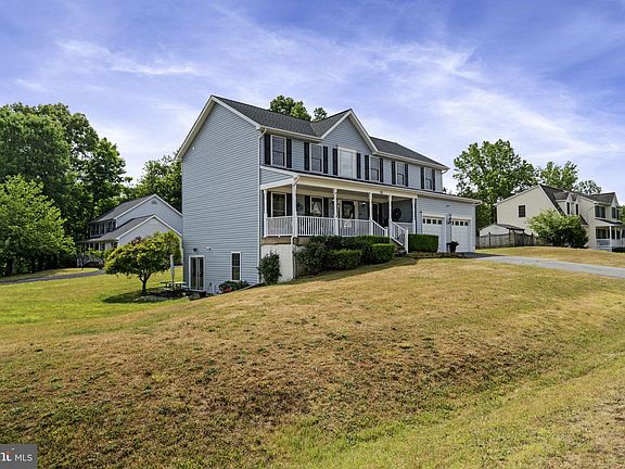3rd image of 12 Lockwood Dr