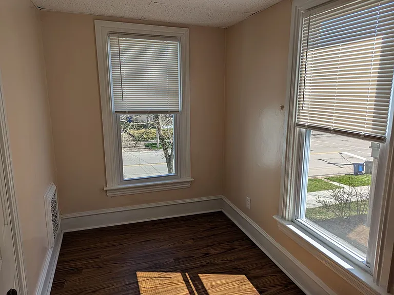 740 Park Ave — Photo 20
