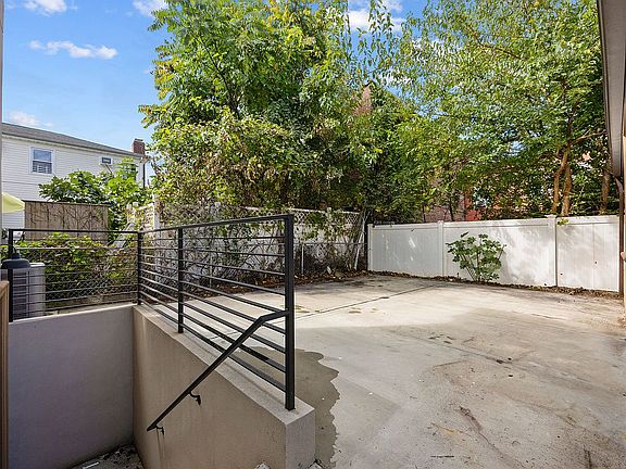 4th image of 253-45 Pembroke Ave #1
