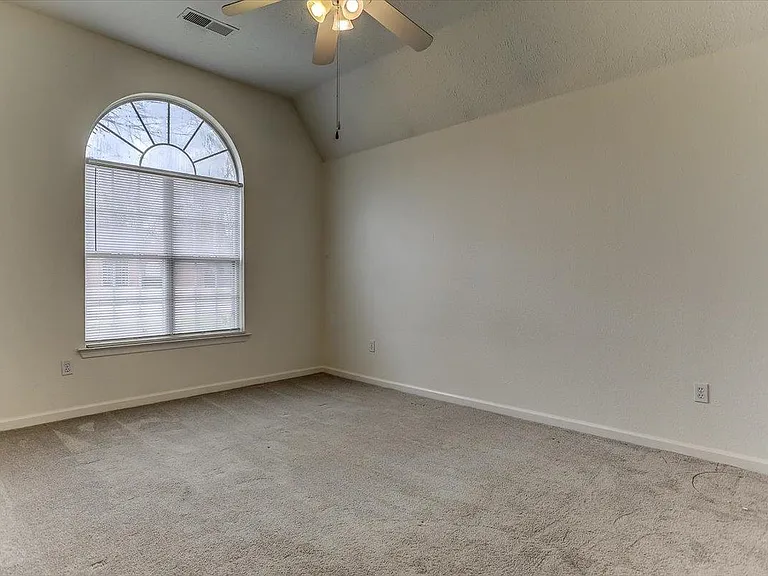 160 Cottonwood Dr — Photo 17