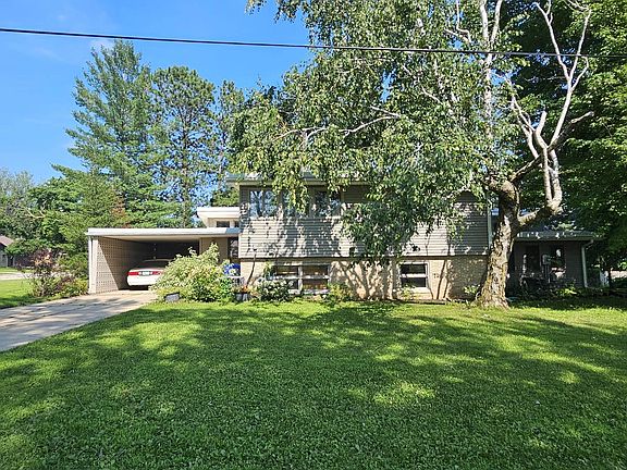 2nd image of 30 Maplewood Dr