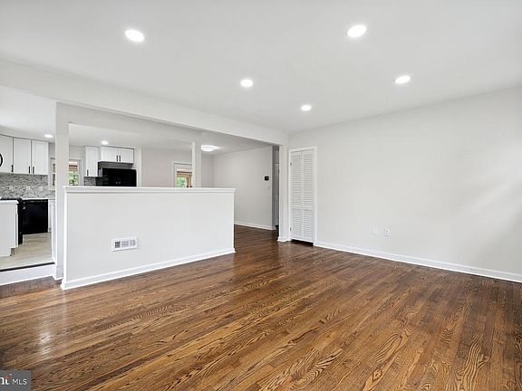 3rd image of 606 Biggs Ave