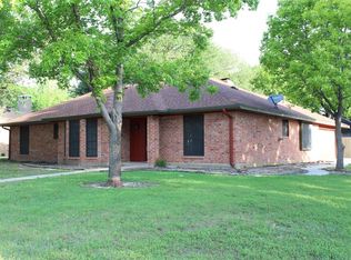 1405 Oxford Ln, Denton, TX 76209
