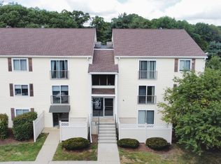 47 Village Brook Ln APT 14, Natick, MA 01760