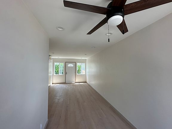 2nd image of 15733 Victory Blvd #15733