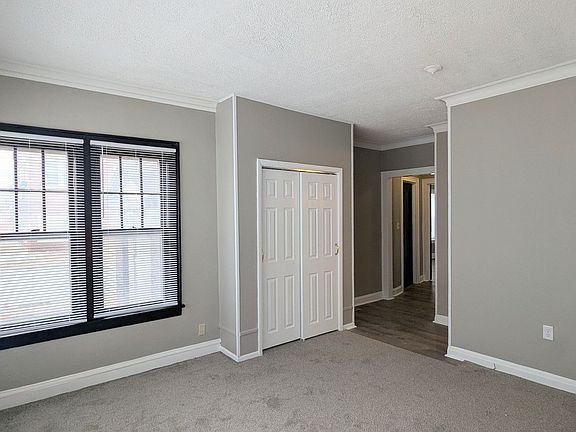 5th image of 827 W Jefferson St #4-1E