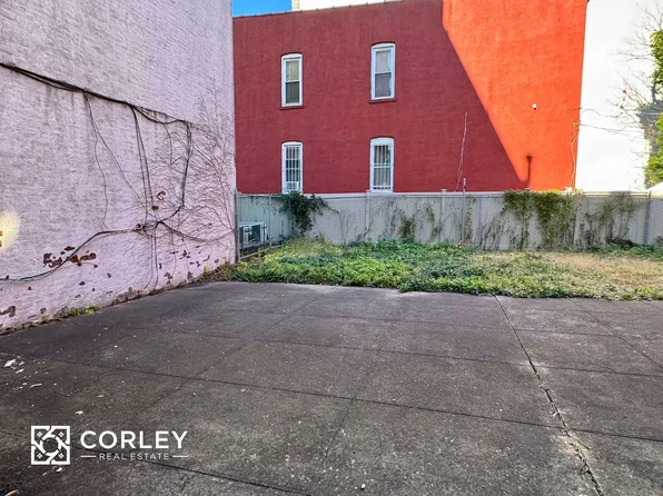 205 Lenox Road image 22 of 23