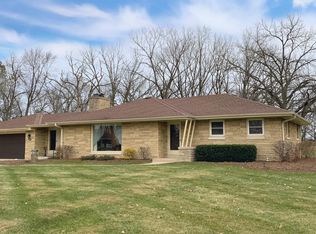 3420 Cardinal Dr, Brookfield, WI 53005
