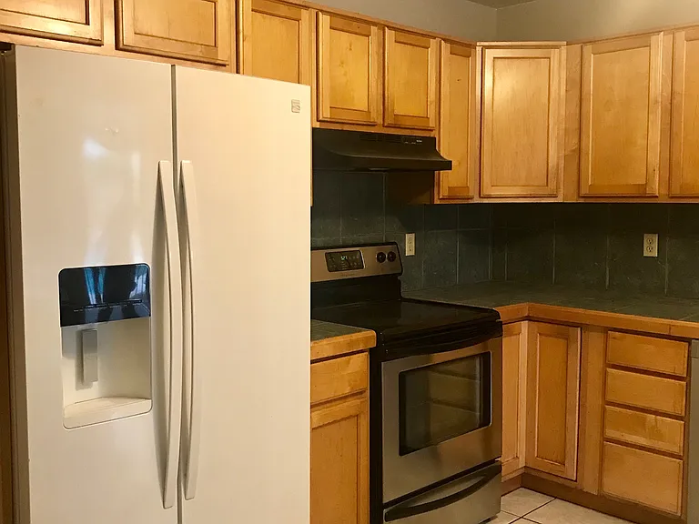 6863 W Jenan Dr — Photo 3