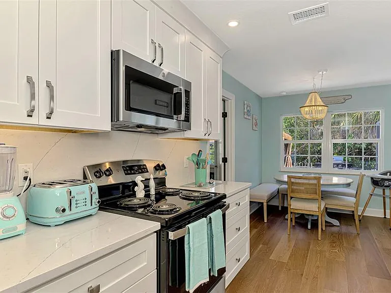 307 Avenida De Paradisio — Photo 19