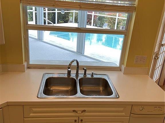 5th image of 157 Joy Haven Dr