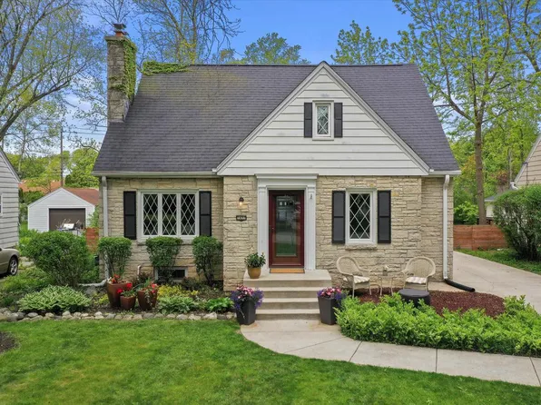 7457 North Lombardy ROAD, Fox Point, WI 53217