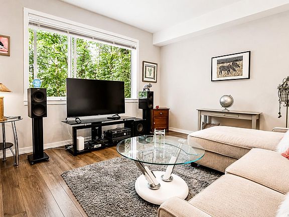 4th image of 694 Hoylake Ave #112