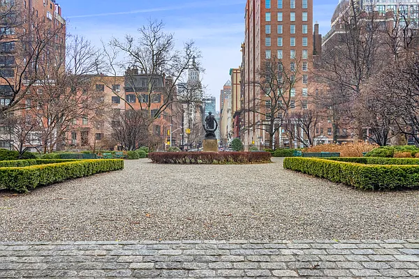 Sold by Brown Harris Stevens | media 9