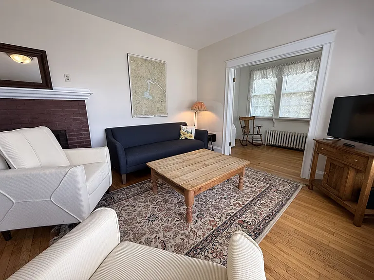 430 York St — Photo 7