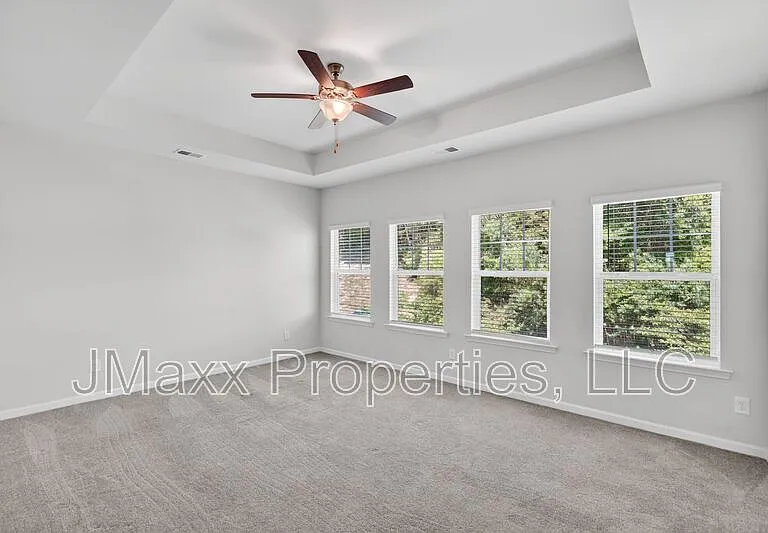 185 Madison Bnd — Photo 8