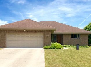 8180 Creston Dr, Freeland, MI 48623