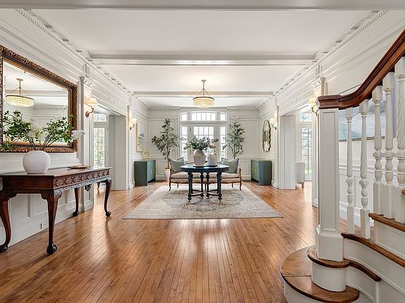 4th image of 15 Farm St