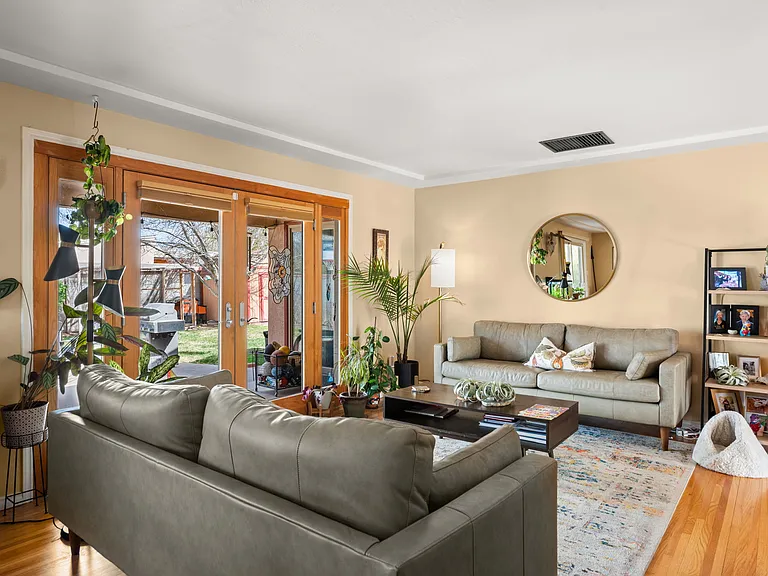 1424 Dartmouth Dr NE — Photo 9