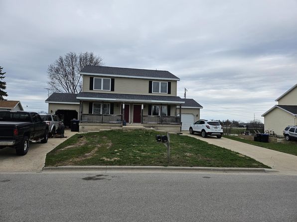 716 W Walnut Dr, Sturgeon Bay, WI 54235
