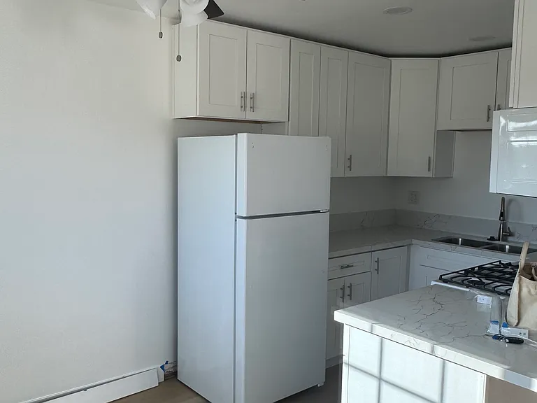 241 G St #F — Photo 6