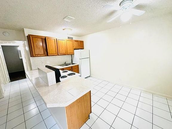 5th image of 1445 E Saginaw Way #A